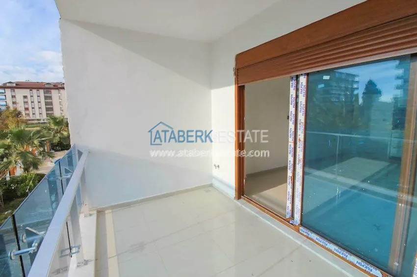 Приобрести Апартаменты 1+1 в благоустроенном комплексе на первой линии 5 