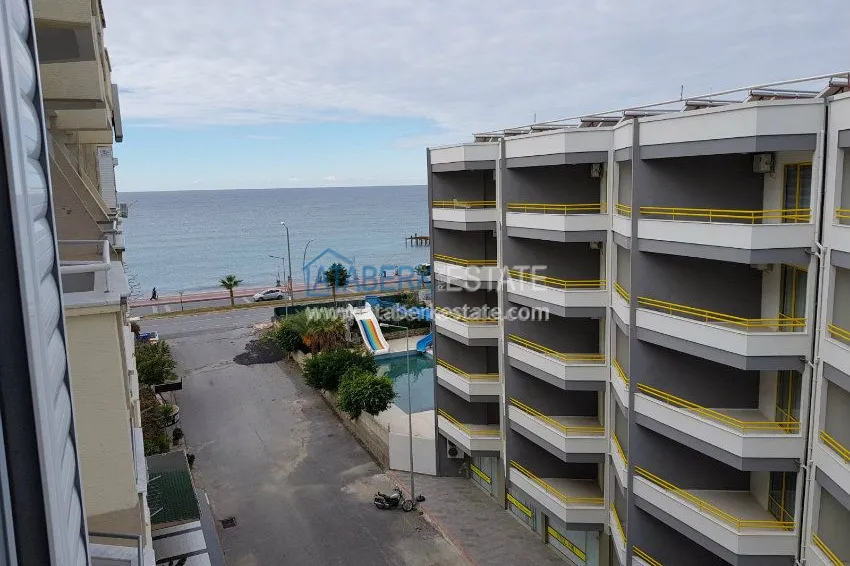 Приобрести  Квартира 3+1 с видом на море на первой линии 35 