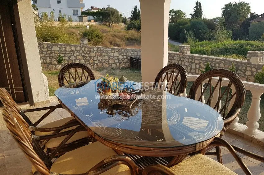 Приобрести Вилла со своим участком земли, с мебелью и техникой, ждет своего хозяина! 37 