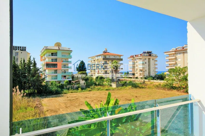 Приобрести Апартаменты 1+1 в благоустроенном комплексе на первой линии 7 