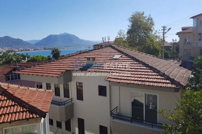 Вилла с апартаментами с панорамным видом в 5 минутах ходьбы от порта Алании. 3 
