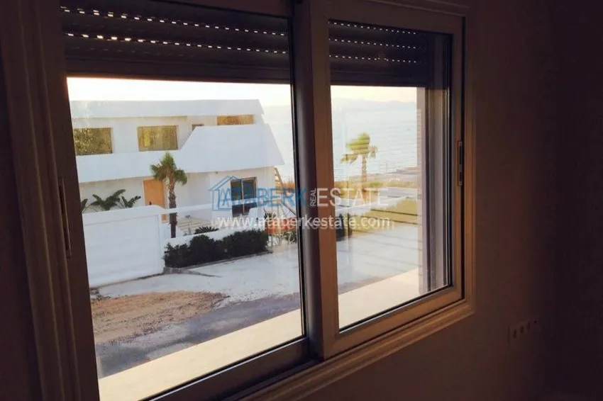 Дом с территорией в Чешме в престижном районе 7