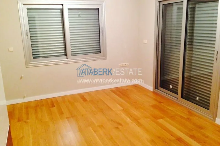 Дом с территорией в Чешме в престижном районе 9