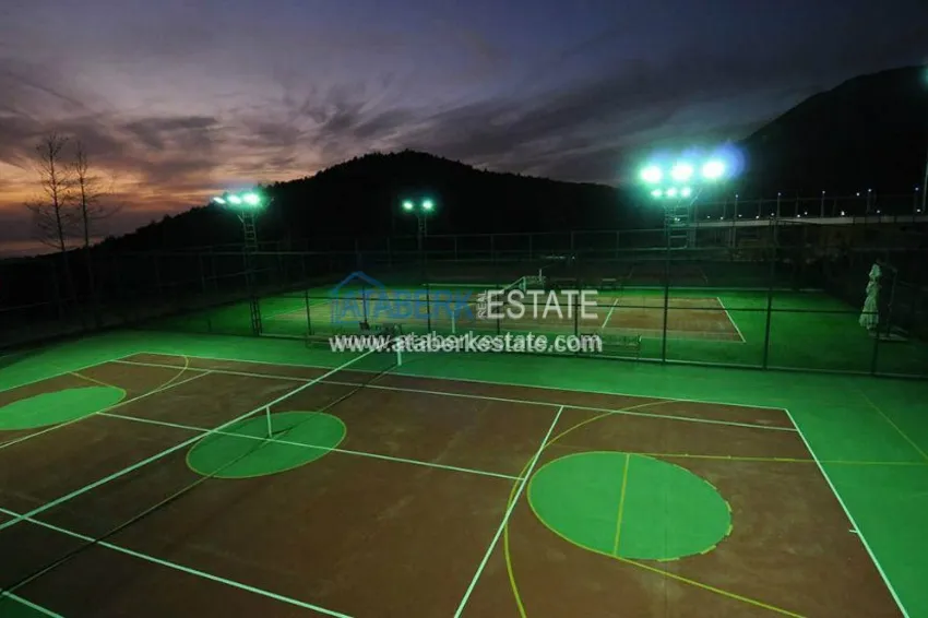 Сдается в аренду трехкомнатная квартира с прекрасным видом на территории знаменитого комплекса 6 