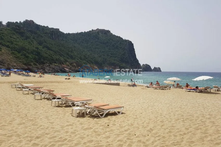 Популярный отель в самом центре Алании 12