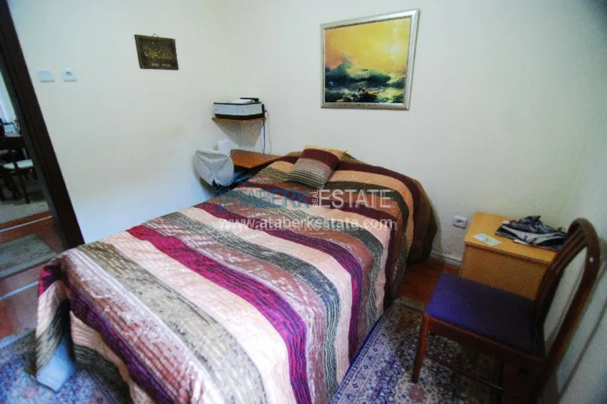 Двухкомнатная квартира с выходом в сад в центре города Алания. 3 