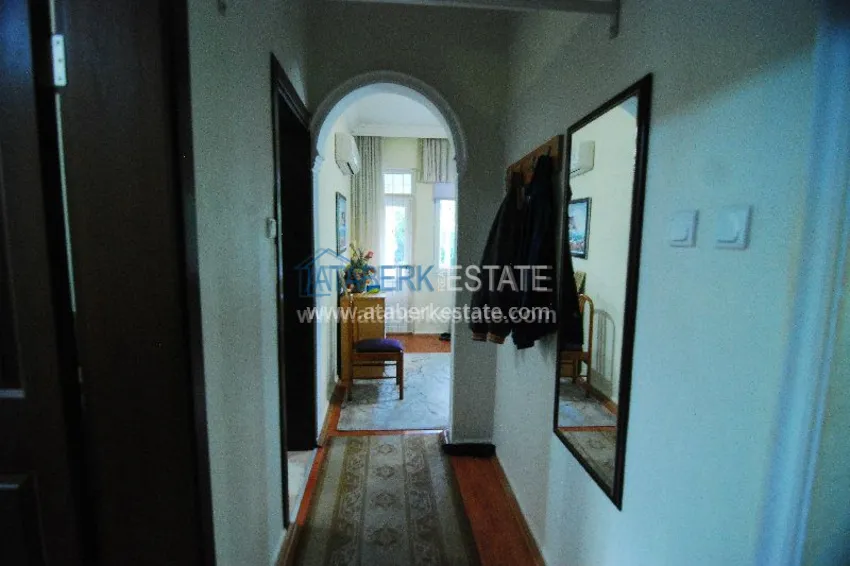 Двухкомнатная квартира с выходом в сад в центре города Алания. 15 