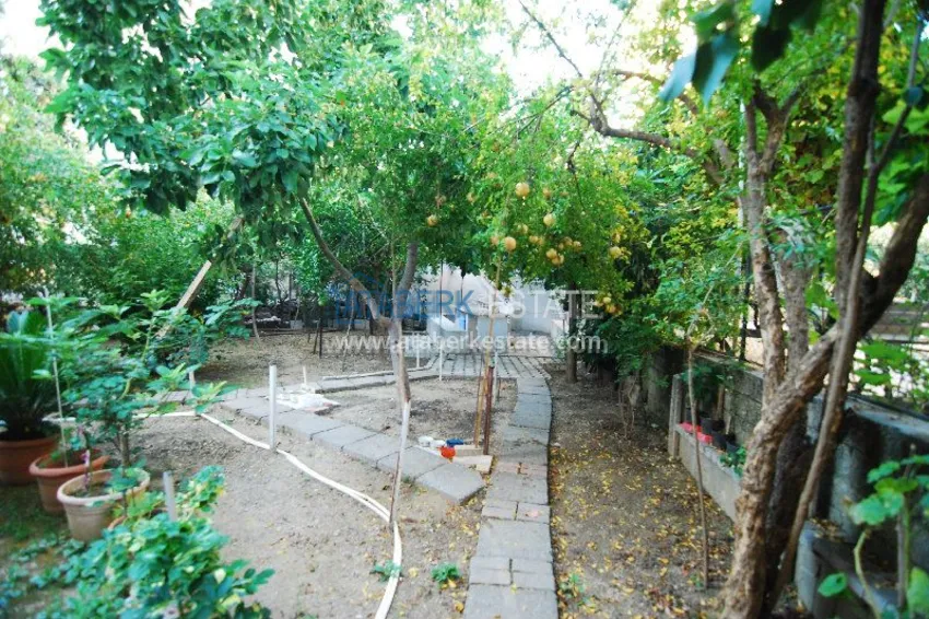 Двухкомнатная квартира с выходом в сад в центре города Алания. 16 