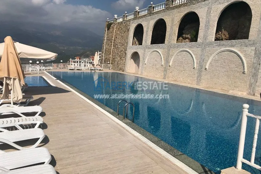 Вилла с садом и потрясающим видом, ждет своего нового владельца! 3 