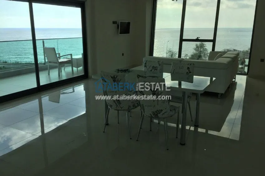 Прекрасные апартаменты в элитном жилом комплексе на первой береговой линии 9