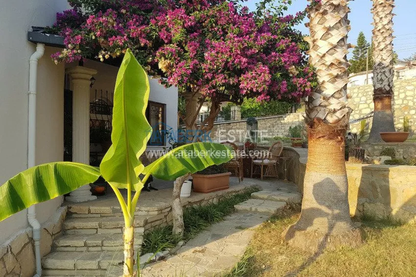 Вилла со своим участком земли, с мебелью и техникой, ждет своего хозяина! 7 