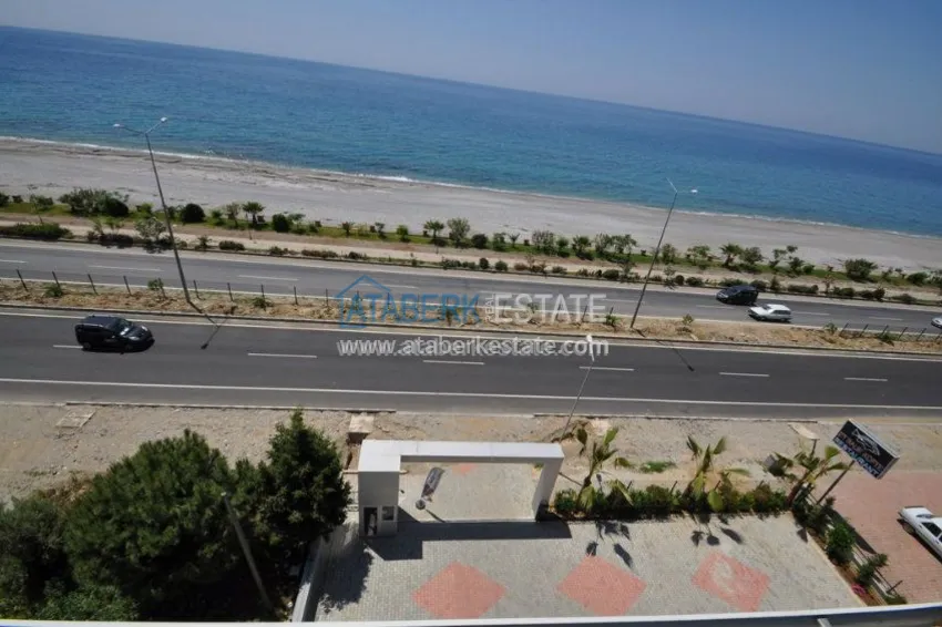 Трехкомнатная квартира на первой линии от моря 6