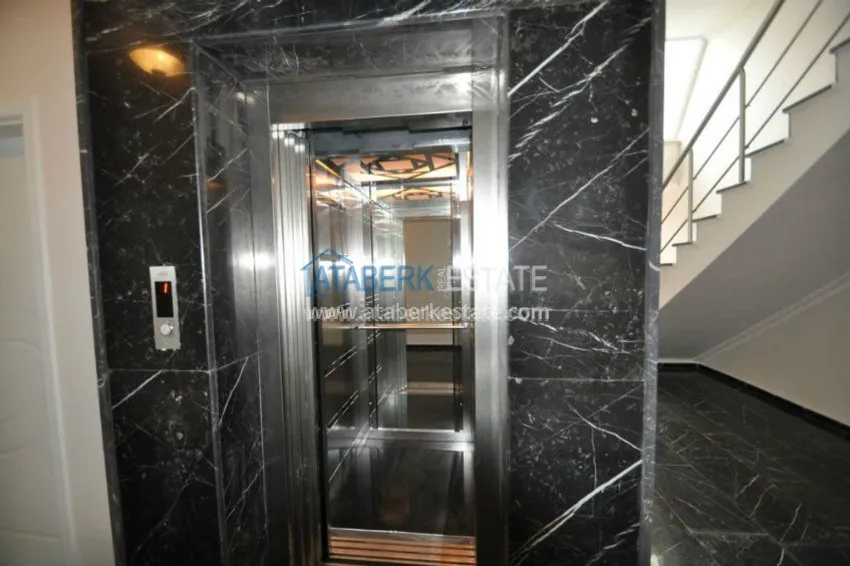 Трехкомнатная квартира на первой линии от моря 9