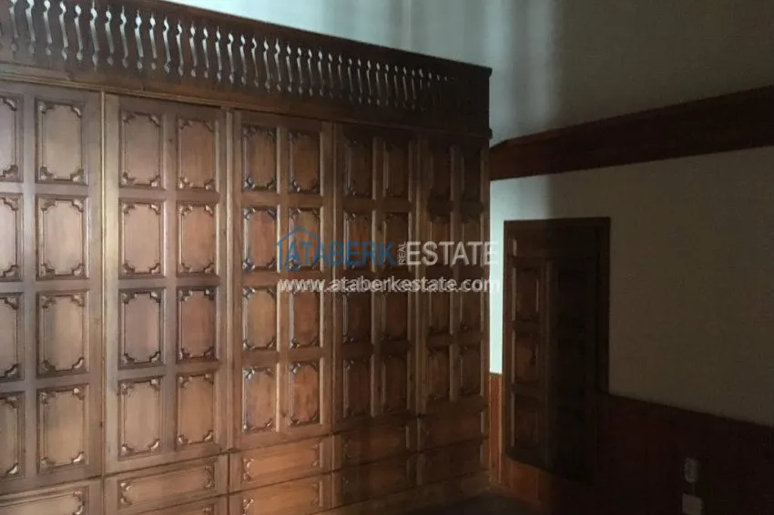 Старинный особняк с потрясающим видом 12 