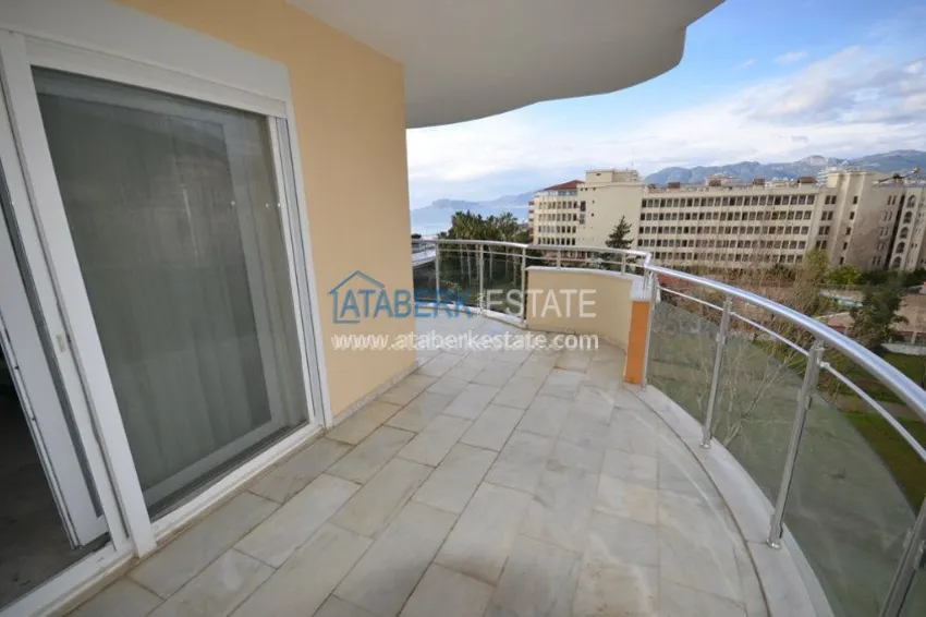 Квартира с видом на море на первой береговой линии 15 