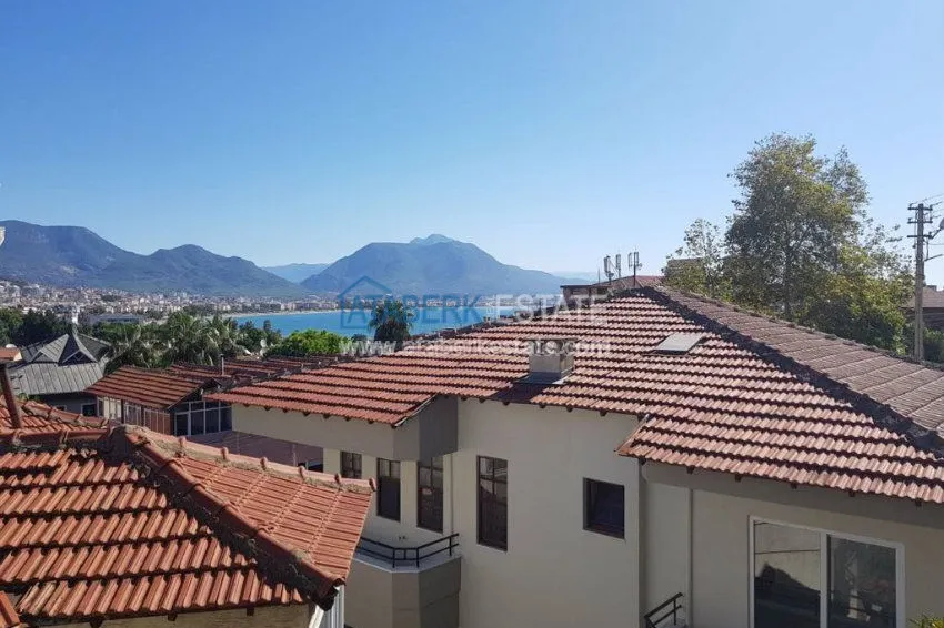 Вилла с апартаментами с панорамным видом в 5 минутах ходьбы от порта Алании. 11 