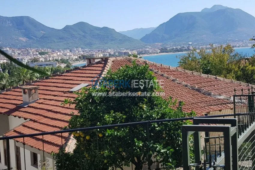 Вилла с апартаментами с панорамным видом в 5 минутах ходьбы от порта Алании. 1 