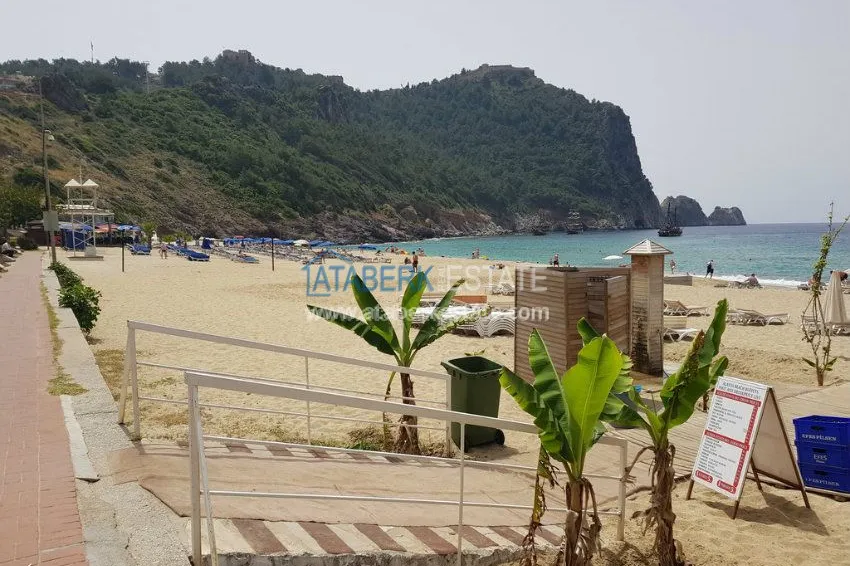 Популярный отель в самом центре Алании 13