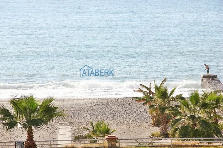 Трехкомнатная квартира на первой береговой линии, с видом на море по умеренной цене. 2 