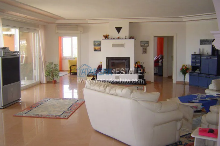 Вилла с личным бассейном и садом в Махмутларе 2