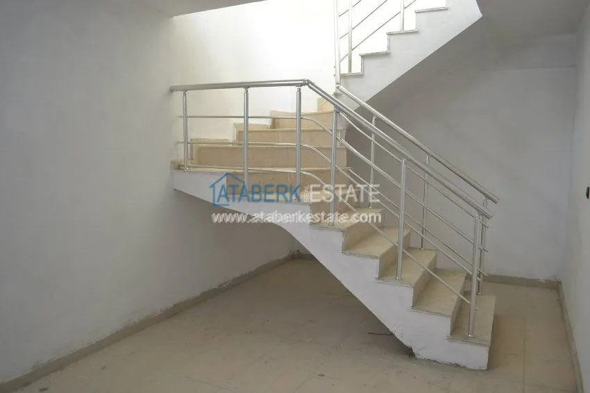 Прекрасная квартира с видом на бассейн с чистовой отделкой в центре Махмутлара 4 