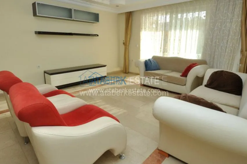 Новая квартира в центре Махмутлара в ухоженном жилом комплексе 6 