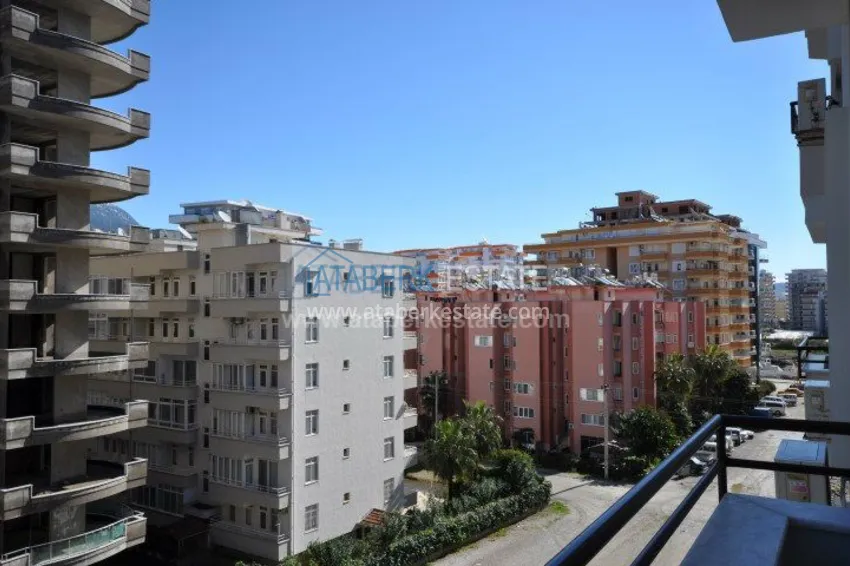 Недорогая трехкомнатная квартира в комплексе в Махмутларе от собственника 19 