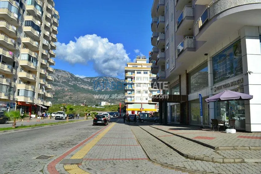 Новая квартира в центре Махмутлара в ухоженном жилом комплексе 10 