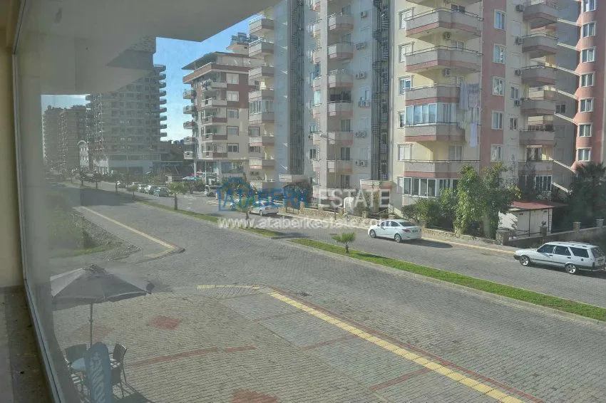 Новая квартира в центре Махмутлара в ухоженном жилом комплексе 15 