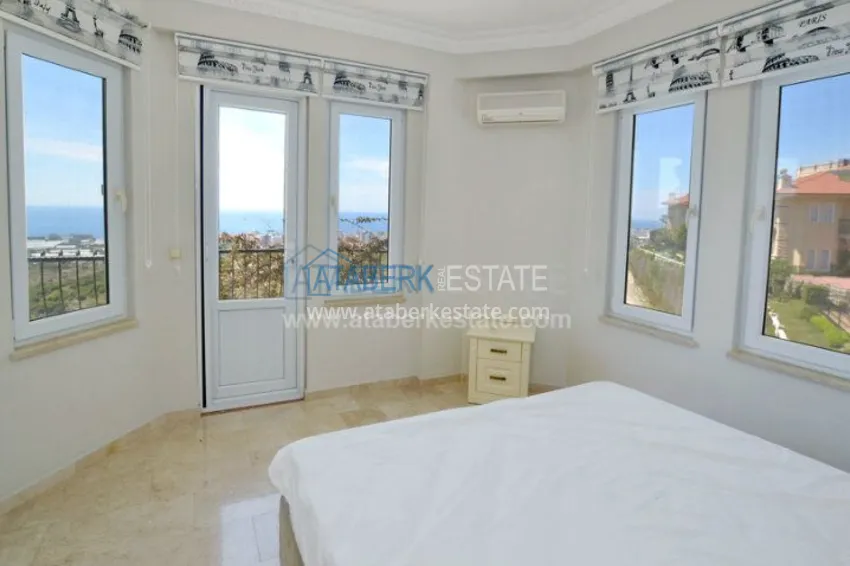 Новая квартира в центре Махмутлара в ухоженном жилом комплексе 17 