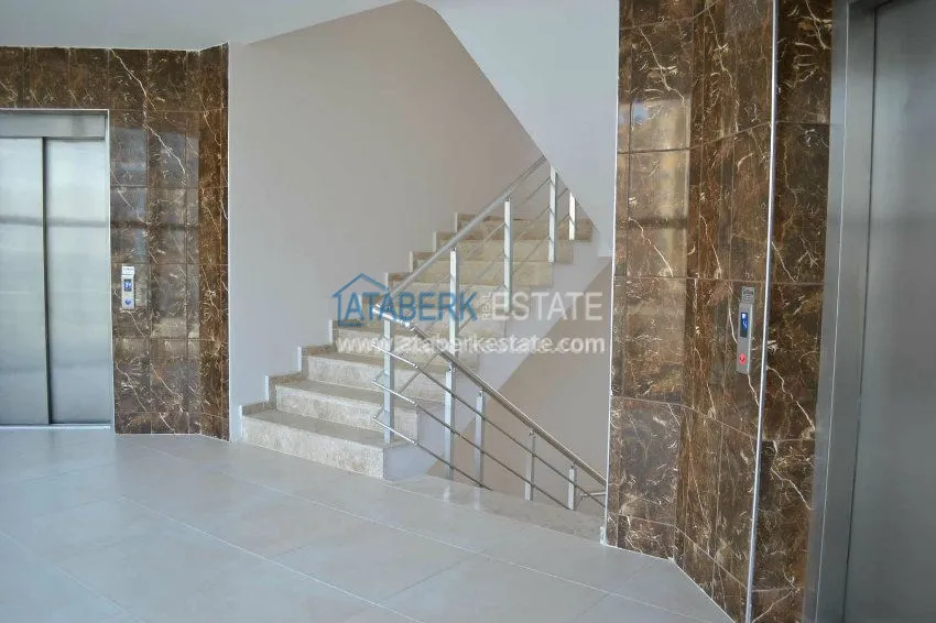 Квартира-дублекс в элитном районе с мебелью и техникой 10 