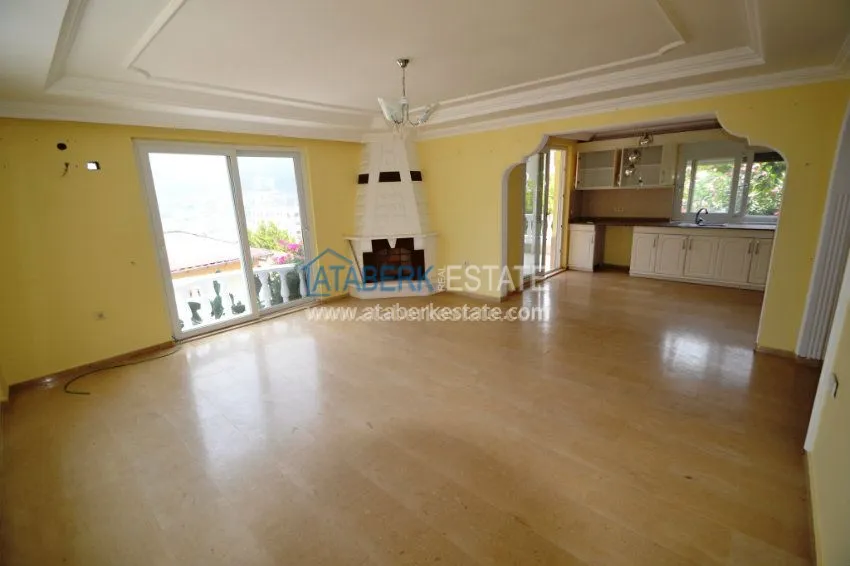 Новая квартира в центре Махмутлара в ухоженном жилом комплексе 26 