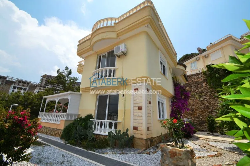 Квартира-дублекс в элитном районе с мебелью и техникой 17 