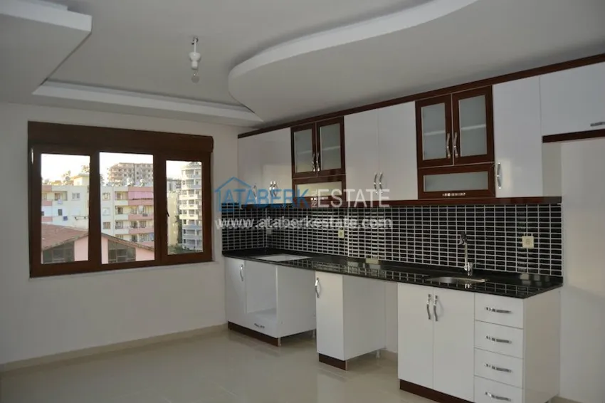 Недорогая квартира с видом на море в Махмутларе 1