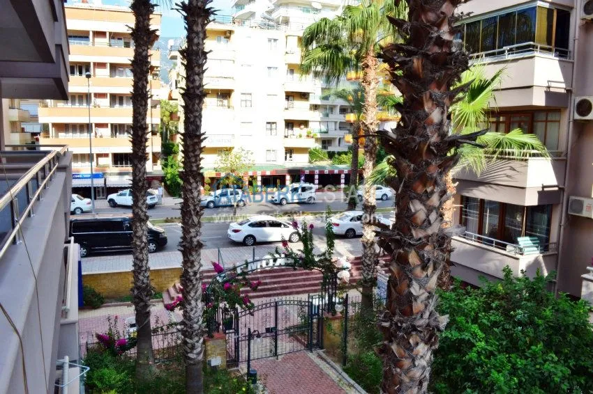 Апартаменты 1+1 на первой линии 15 