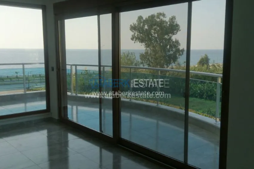 Просторные квартиры на первой береговой линии в новом комплексе 9 