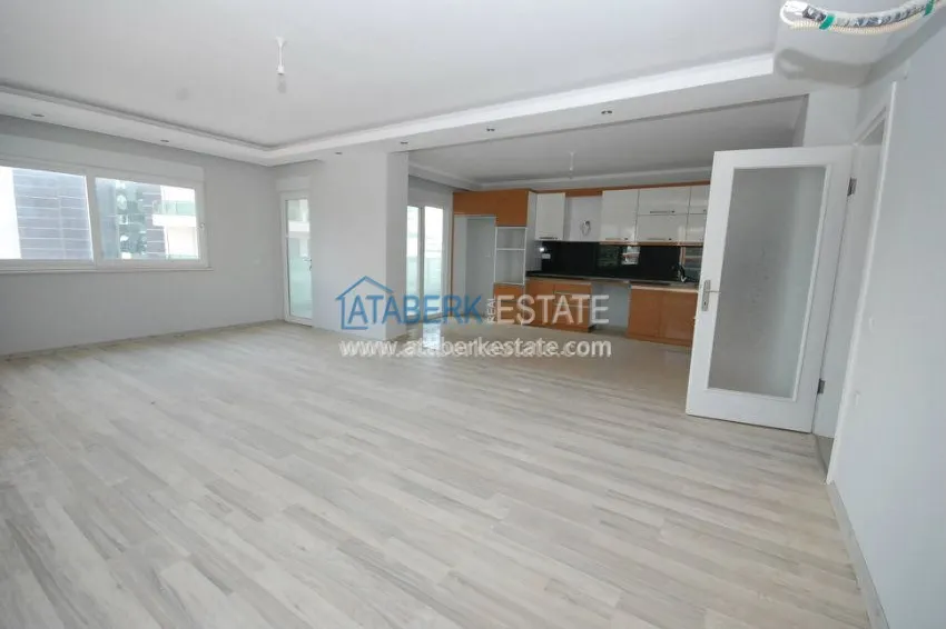 Просторна четырехкомнатная квартира в живописном месте Махмутлар 20 