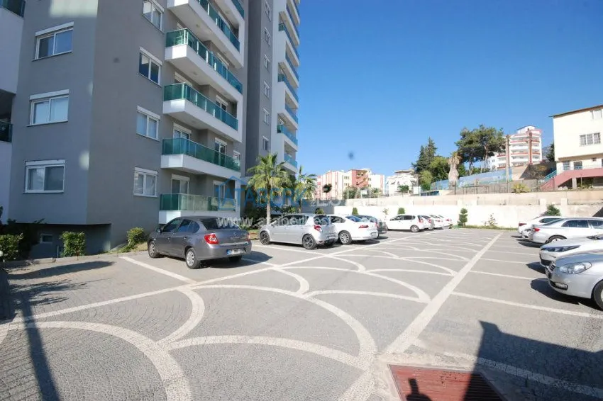 Просторна четырехкомнатная квартира в живописном месте Махмутлар 30 