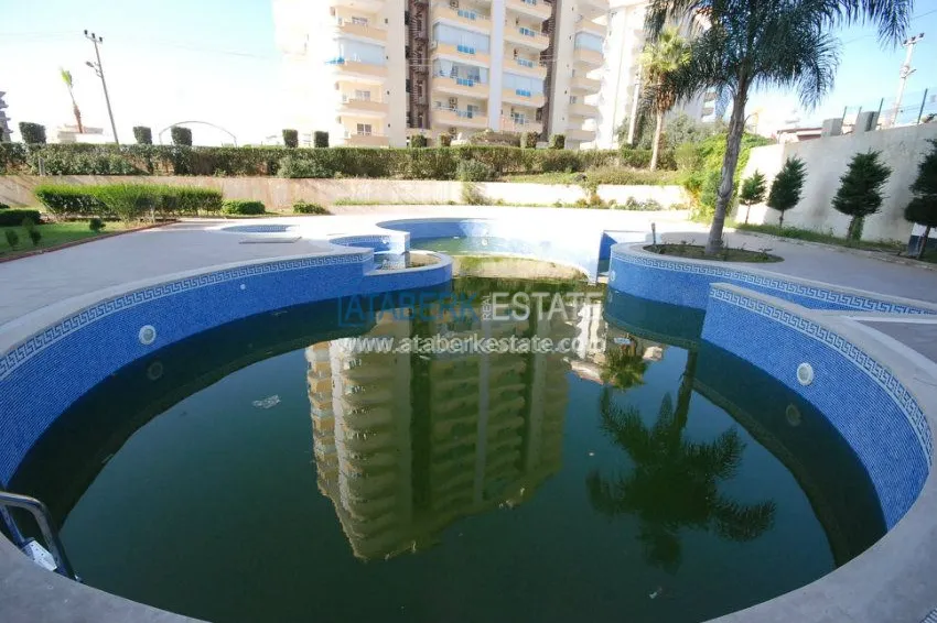 Просторна четырехкомнатная квартира в живописном месте Махмутлар 35 