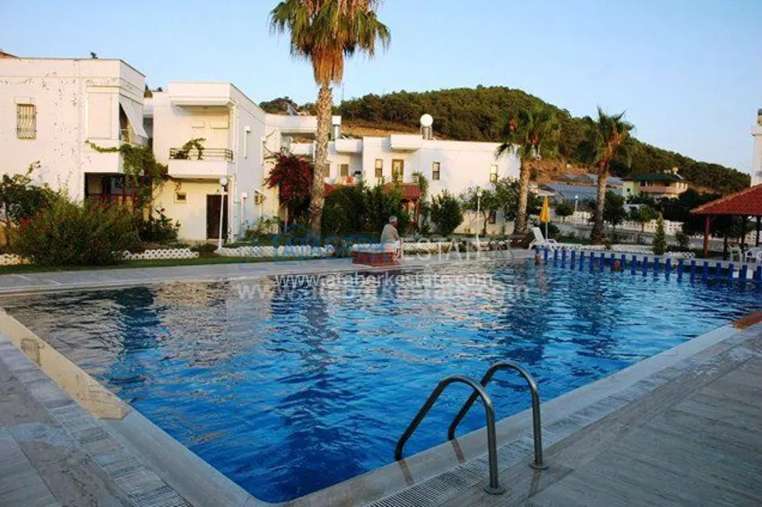 Вилла с мебелью на берегу моря. 1 