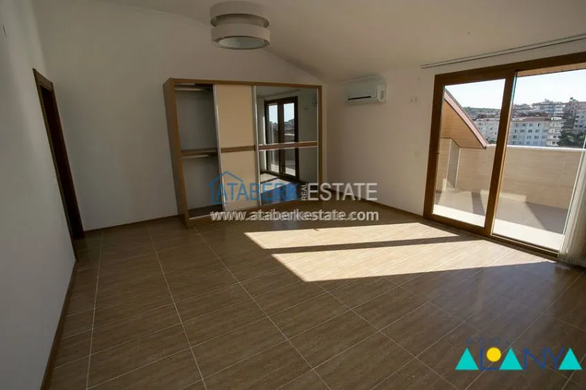 Прекрасный дуплекс в очаровательном комплексе! 25 