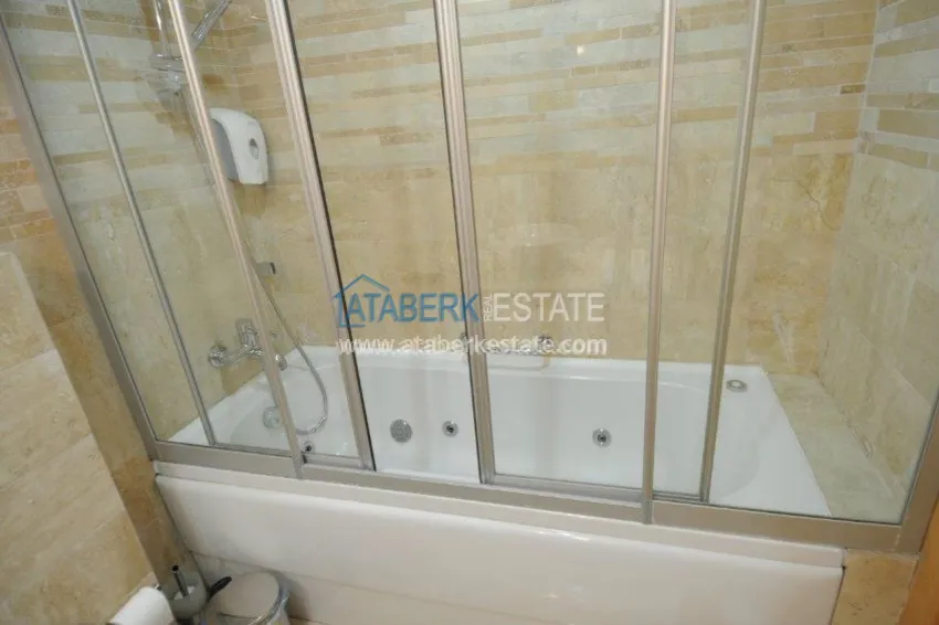 Апартаменты с тремя спальнями в Голд Сити. 12 