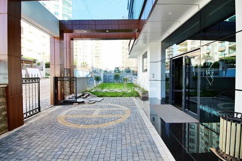 Новая квартира 2+1 в новом доме в Махмутларе от собственника 10 