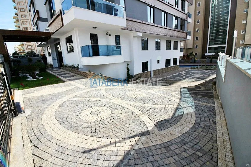 Новая квартира 2+1 в новом доме в Махмутларе от собственника 12 