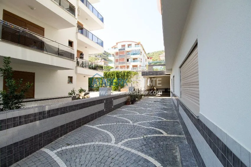 Просторные апартаменты в потрясающим видом на море и горы. 13 