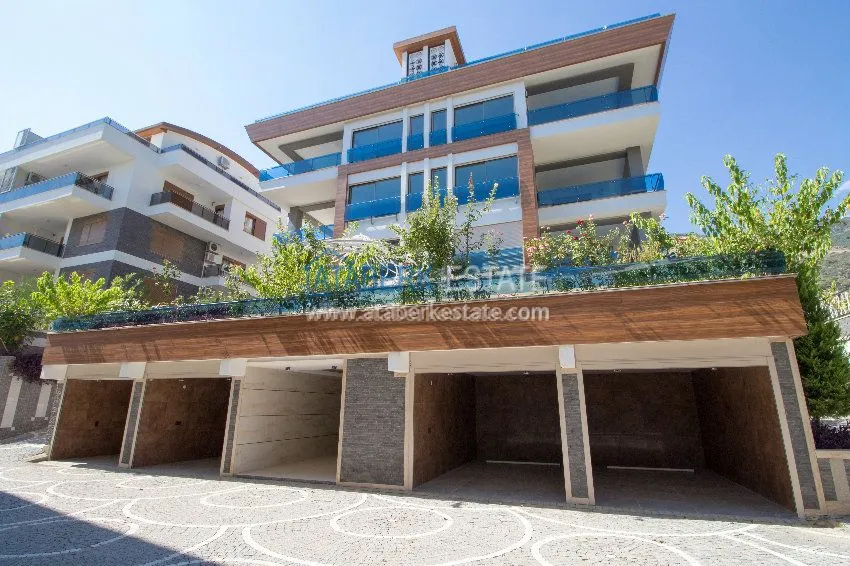 Просторные апартаменты в потрясающим видом на море и горы. 15 