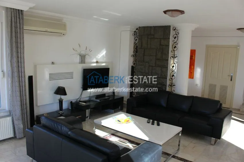 Дом с садом и бассейном у моря 4 