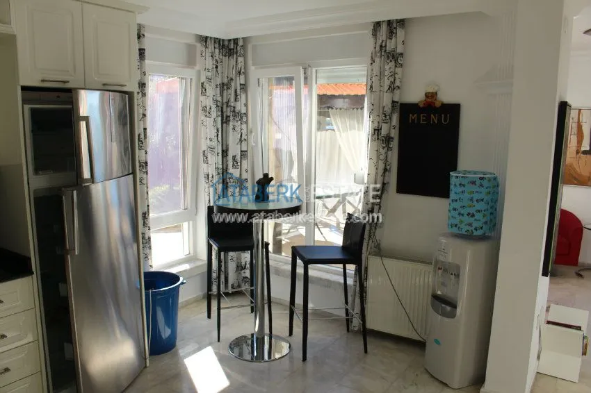 Дом с садом и бассейном у моря 12 