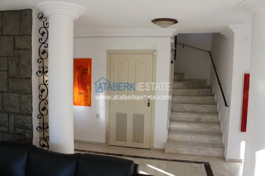 Дом с садом и бассейном у моря 16 