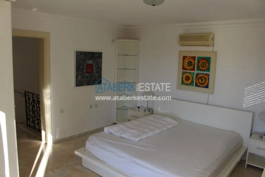 Дом с садом и бассейном у моря 23 